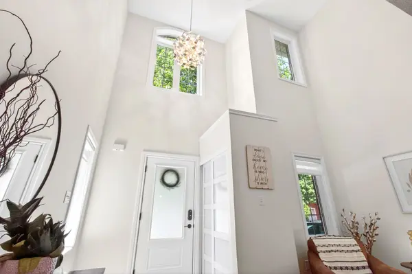 5216 Garland CRES, Burlington, ON L7L 7K9