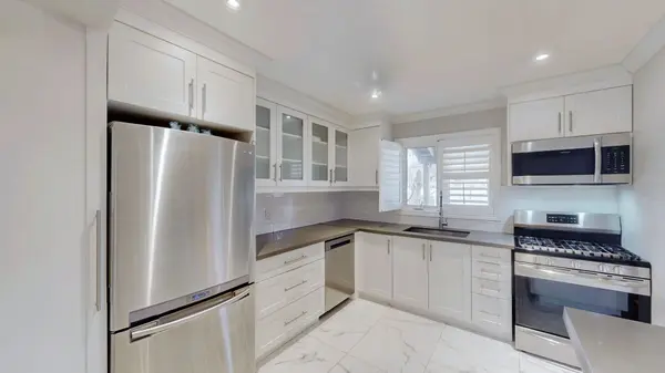 3081 Olympus Mews, Mississauga, ON L5N 4V8