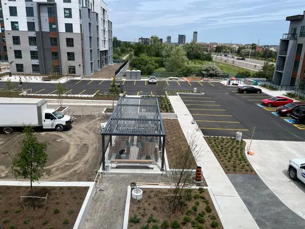 95 Dundas ST #325, Oakville, ON L6M 5N4