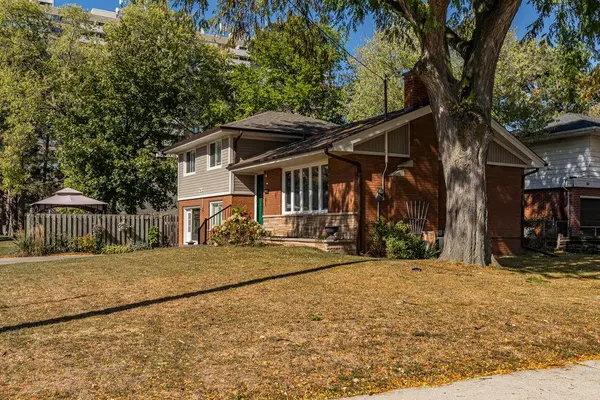 723 Hyde RD, Burlington, ON L7S 1S6