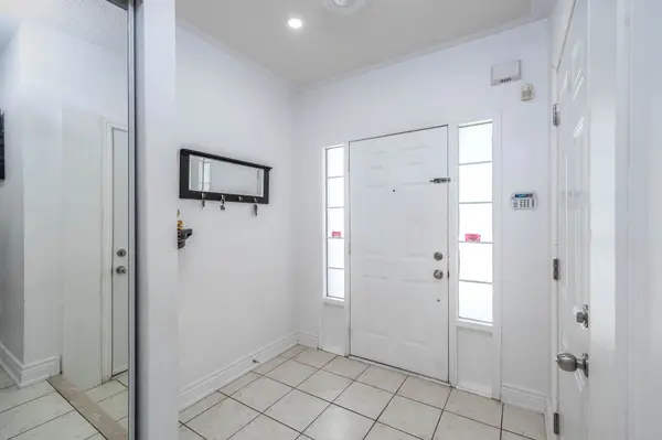17 Baha CRES, Brampton, ON L7A 2J2