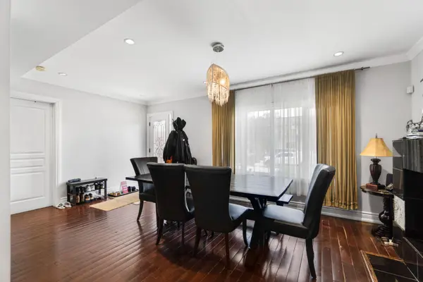 381 Niar AVE, Mississauga, ON L5G 1W2