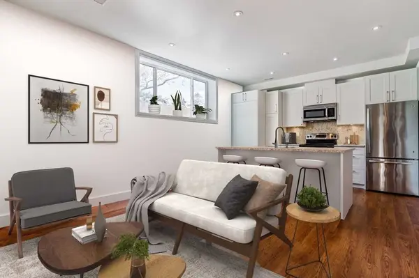 19 Ivy Lea CRES, Toronto W07, ON M8Y 2B5