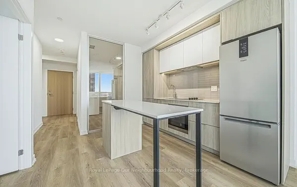 395 Square One DR #412, Mississauga, ON L5B 0P6