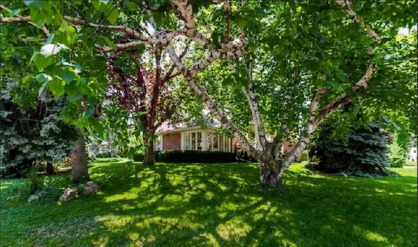 79 Anglesey BLVD, Toronto W08, ON M9A 3C2