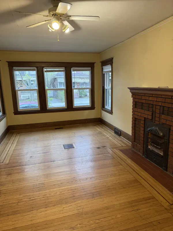38 North Oval N/A #Upper, Hamilton, ON L8S 3Y6
