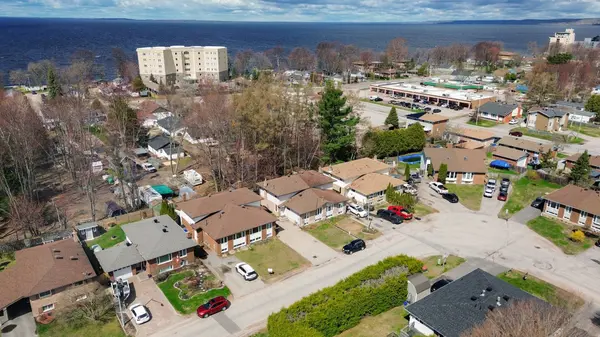 43 Harris DR, North Bay, ON P1A 3Z1