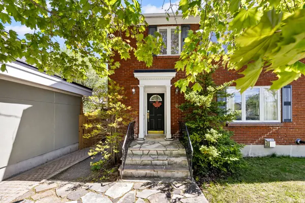 824 Byron AVE, Carlingwood - Westboro And Area, ON K2A 0H7