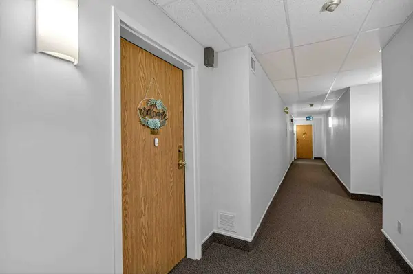 2181 Walker AVE #303, Peterborough, ON K9L 1T6