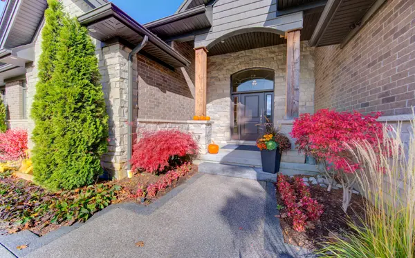 52 Edgehill DR, Kitchener, ON N2P 2C6