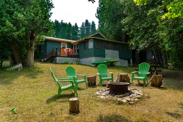 47 Blossom LN, Prince Edward County, ON K0K 1T0