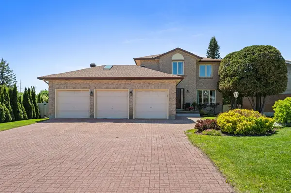 1 Willow Glen DR, Kanata, ON K2M 1L3