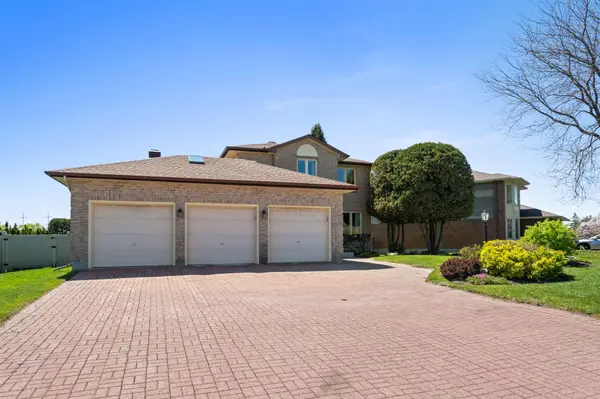 1 Willow Glen DR, Kanata, ON K2M 1L3