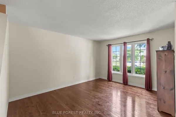 258 South Leaksdale CIR, London South, ON N6M 1K3