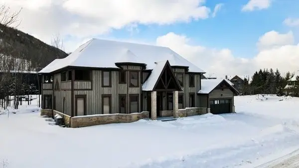 102 Hemlock CT, Blue Mountains, ON L9Y 0T3