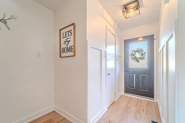 25 Birch CT, Kawartha Lakes, ON K9V 5J3