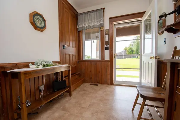 402 Mount Horeb RD, Kawartha Lakes, ON K0L 2X0