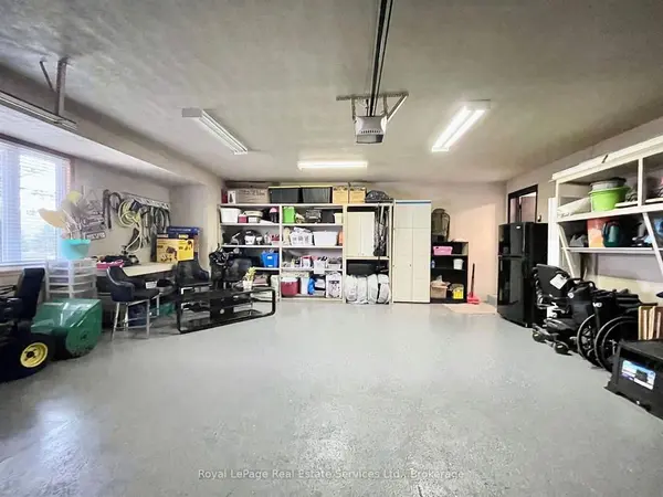184 Dundas ST E #Upper Level (Only), Hamilton, ON L8N 2Z7