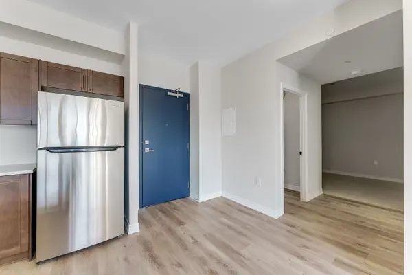 397 Codds RD #302, Manor Park - Cardinal Glen And Area, ON K1K 5C7