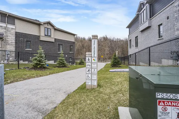 10 Birmingham DR #25, Cambridge, ON N1R 0C5