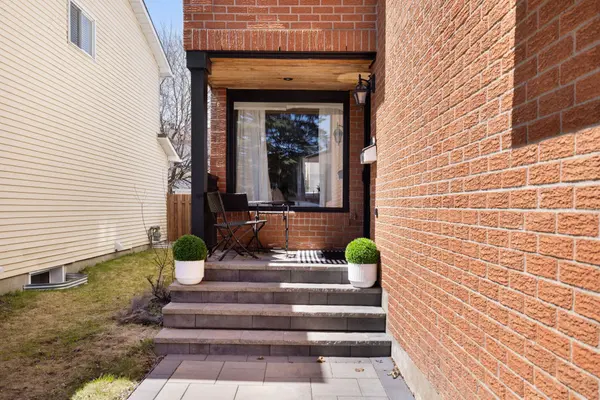 2058 Wildflower DR, Orleans - Cumberland And Area, ON K1E 3R3