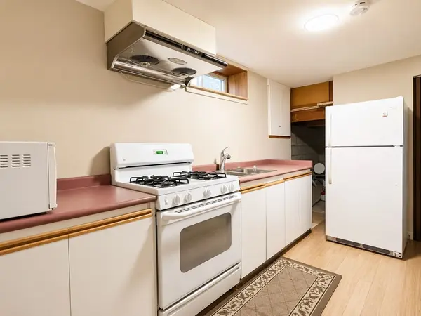 403 Denlow AVE #Basement, Hamilton, ON L9C 1K1
