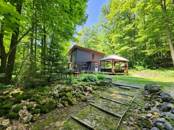 12 7th AVE, South Bruce Peninsula, ON N0H 2T0