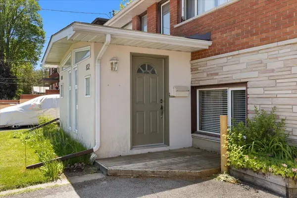 832 Ivanhoe AVE, Britannia Heights - Queensway Terrace N And Area, ON K2B 5S3