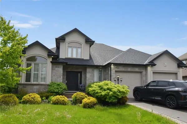 708 Winston RD, Grimsby, ON L3M 4E8