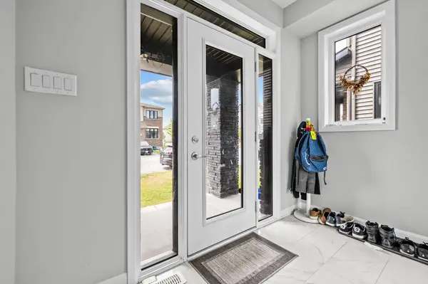 301 Elsie Macgill WALK, Kanata, ON K2W 0L1