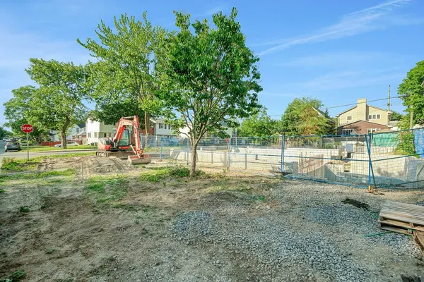 551 Edison AVE, Carlingwood - Westboro And Area, ON K2A 1V5