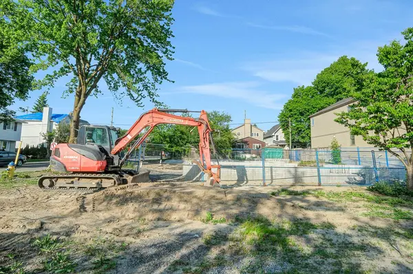 551 Edison AVE, Carlingwood - Westboro And Area, ON K2A 1V5