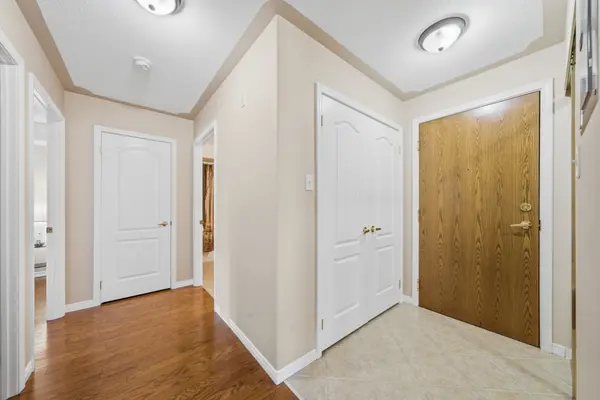 300 Spillsbury DR #101, Peterborough, ON K9K 0B4