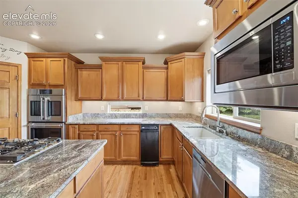 1630 Oakmont DR, Colorado Springs, CO 80921