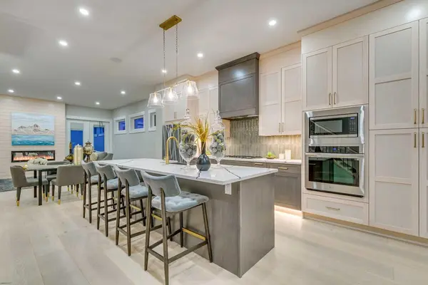 1413 27 ST SW, Calgary, AB T3C 1L4
