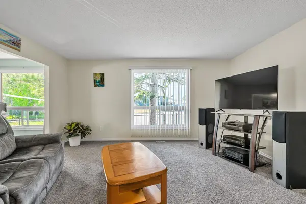 173 Margate Close NE, Calgary, AB T2A 3E5