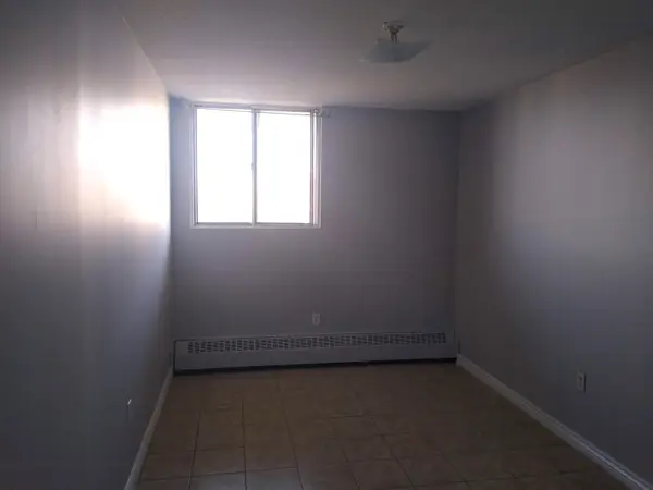 100 Dundalk DR #916, Toronto E04, ON M1P 4V2