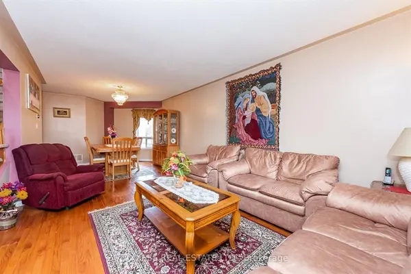 975 Bristol RD W, Mississauga, ON L5V 2N9
