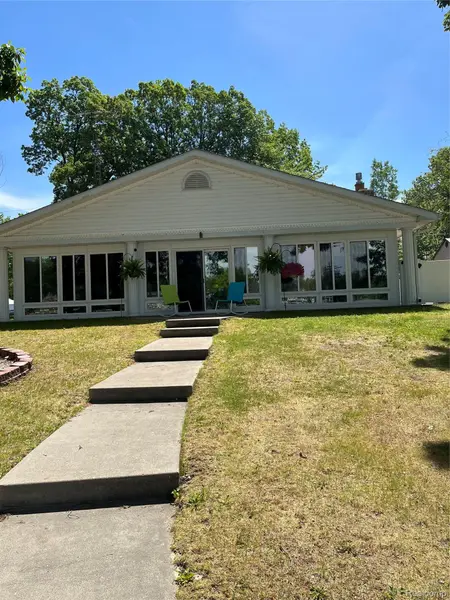 8055 Kovacs DR, Argentine Township, MI 48451