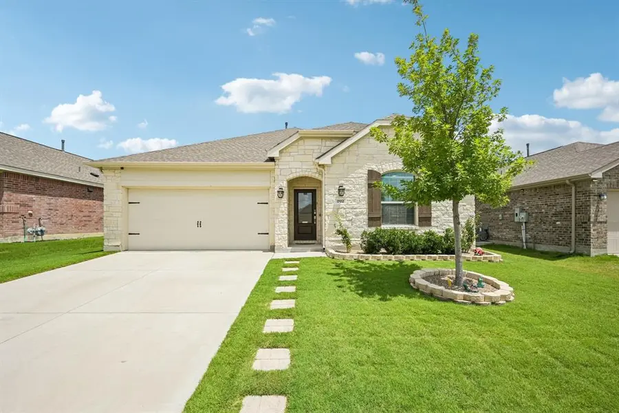 1702 River Crossing Drive, Anna, TX 75409