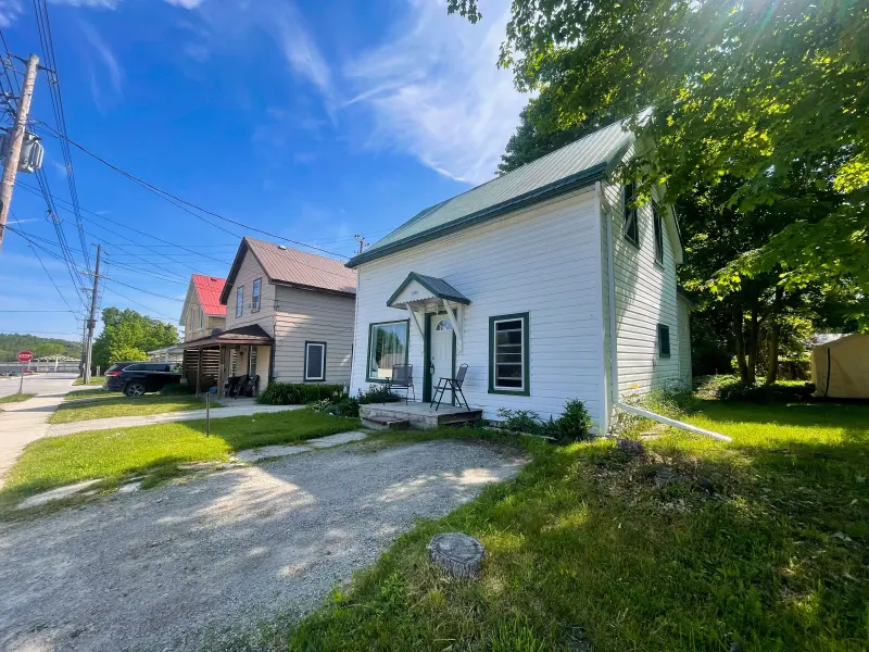 529 Claude ST, South Bruce Peninsula, ON N0H 2T0