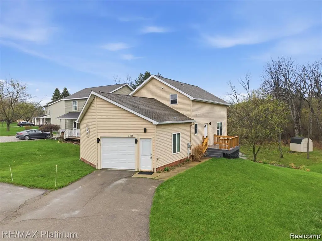 2428 Fisher RD, Howell Township, MI 48855