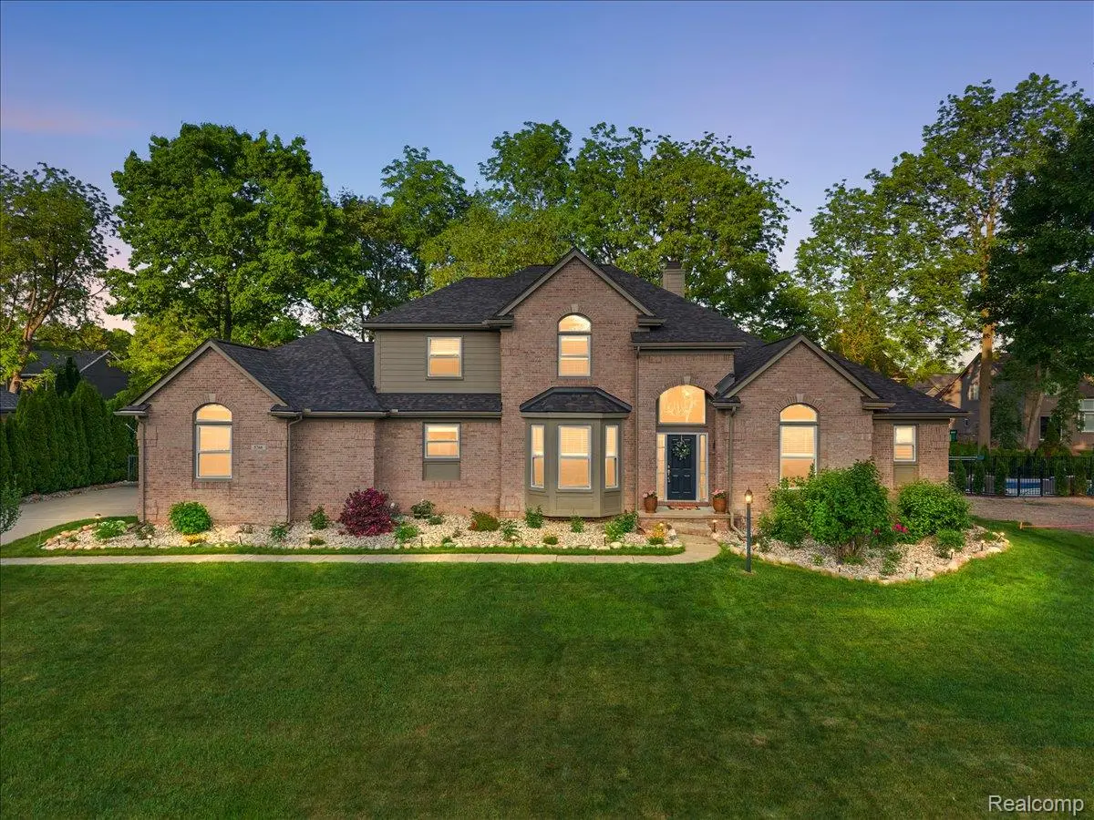 5768 Bellshire LN, Independence Charter Township, MI 48346