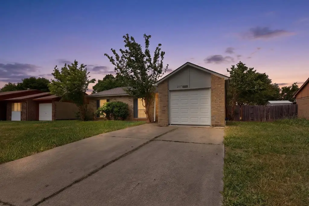 2317 Idlewood Drive, Arlington, TX 76014