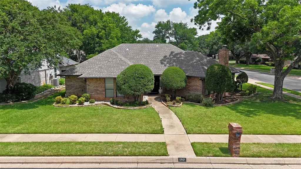 1717 Cunningham Court, Bedford, TX 76021
