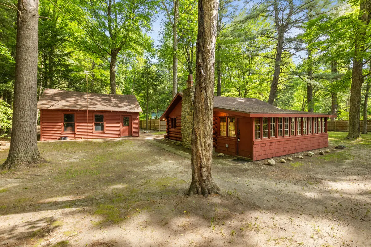 1464 E Gardner AVE, Brooks Twp, MI 49337