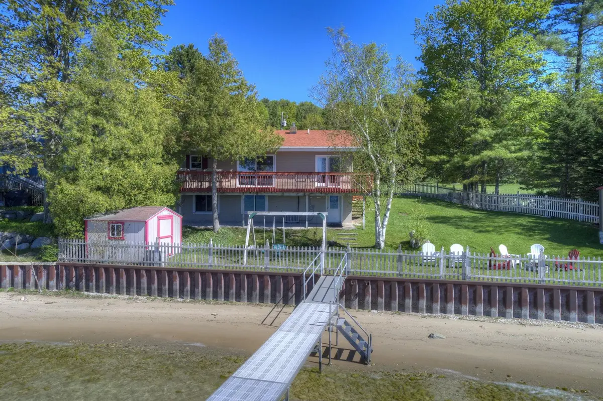 488 S Stony Point RD, Suttons Bay Twp, MI 49682