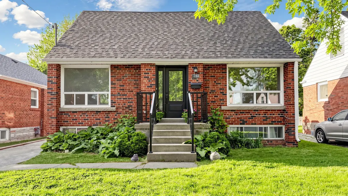 26 Innismore CRES E, Toronto E04, ON M1R 1C7