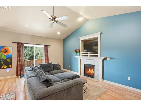 3279 NE JONAHS CT, Bend, OR 97701