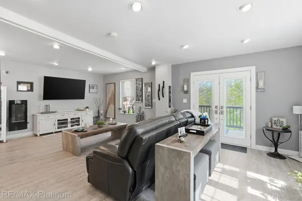 2428 Fisher RD, Howell Township, MI 48855
